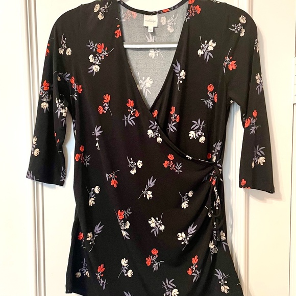 FLORAL MATERNITY / NURSING WRAP BLOUSE - SIZE SMALL - Picture 2 of 7